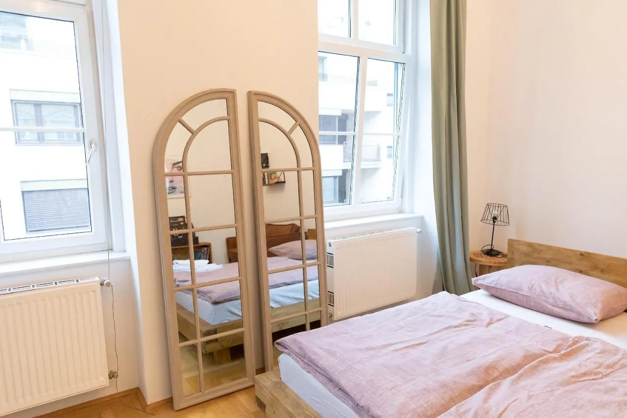 Design Apartments Near Mariahilferstrasse Vienna