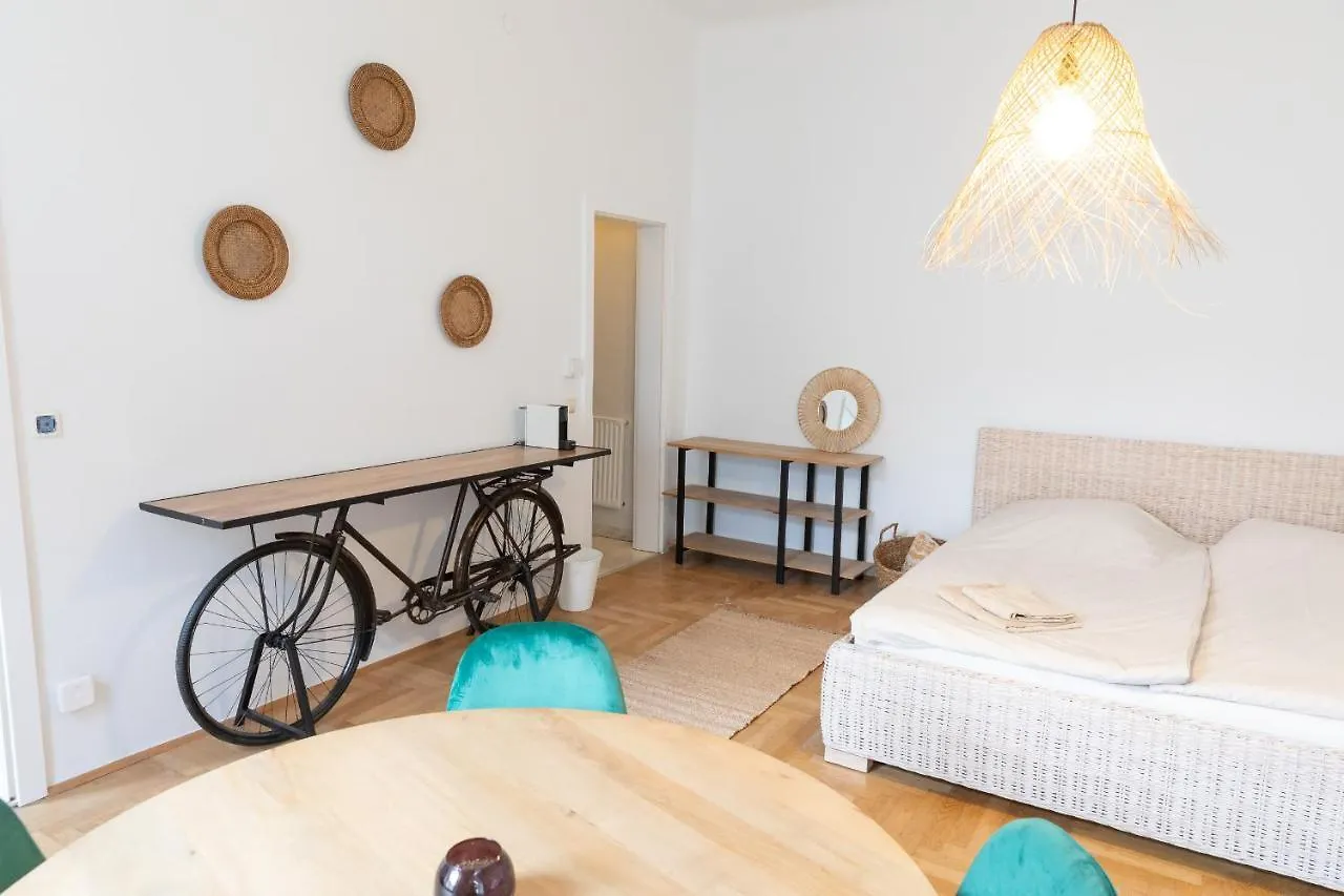 Design Apartments Near Mariahilferstrasse Βιέννη